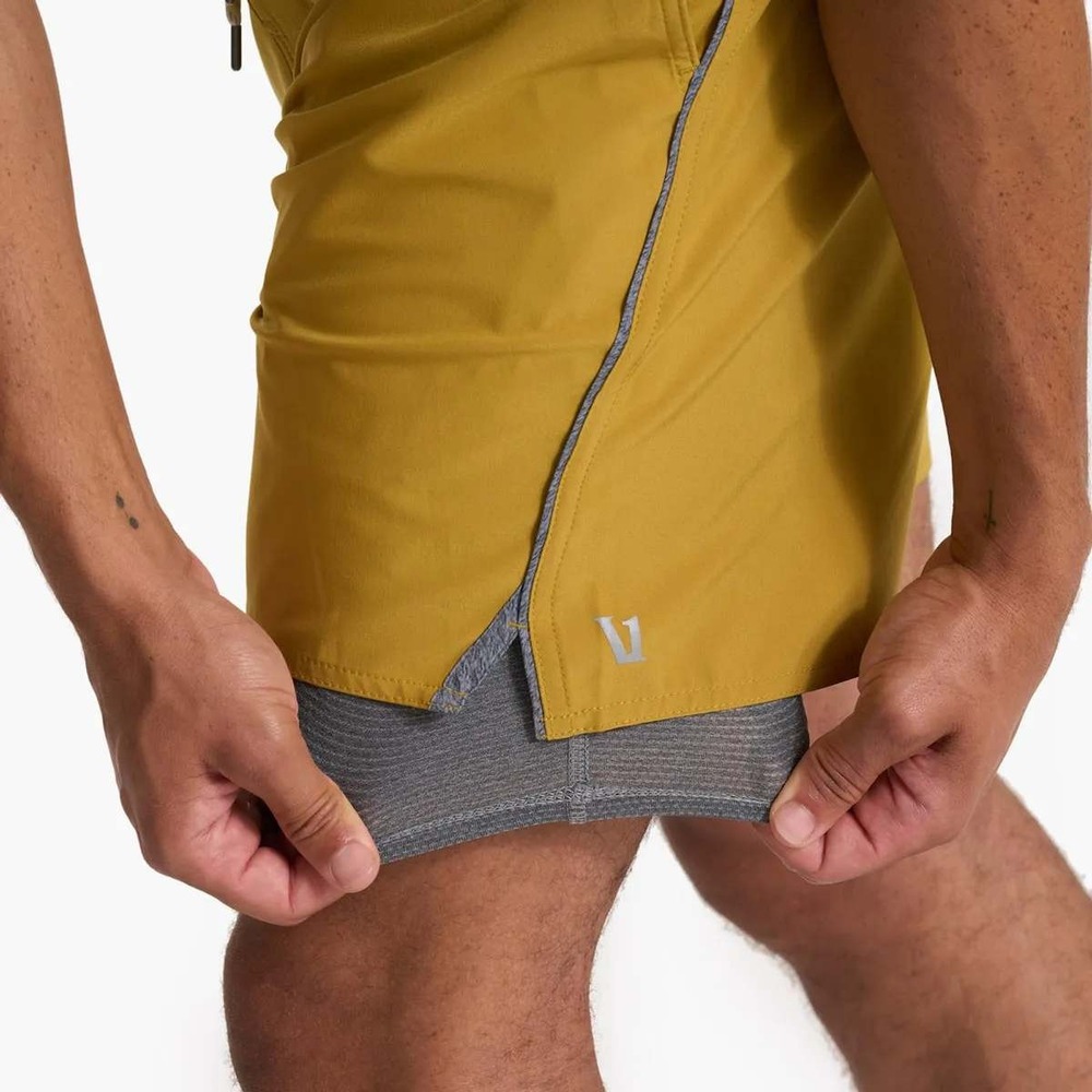 Vuori Trail Shorts 6" Performance Stretch Lined Men Medium Mustard Gold Running